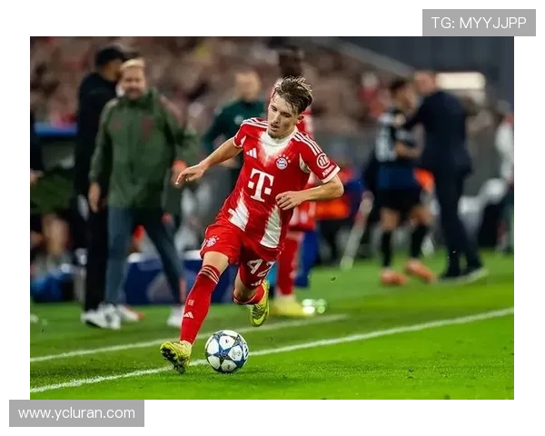 拜仁与17岁小将梅孔卡多佐完成续约 拜仁与17岁小将梅孔卡多佐完成续约